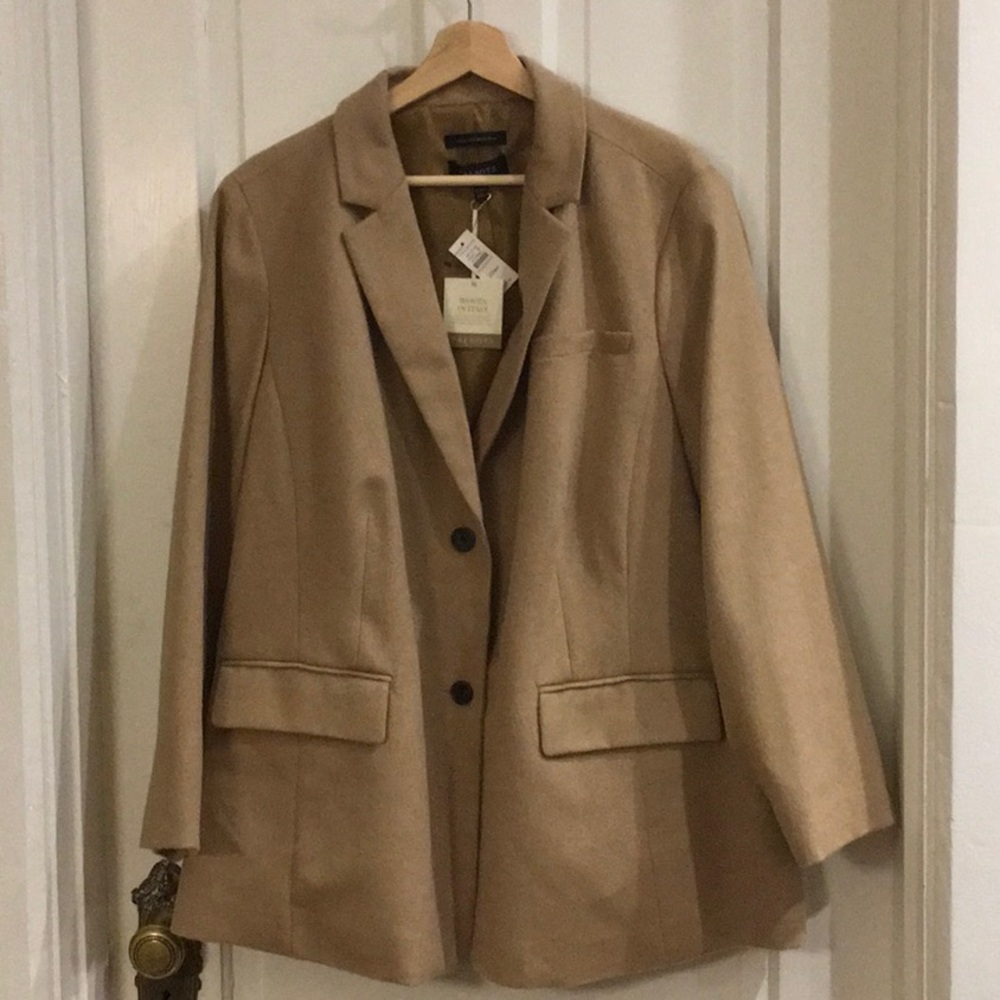Women’s Tailored Camel Blazer